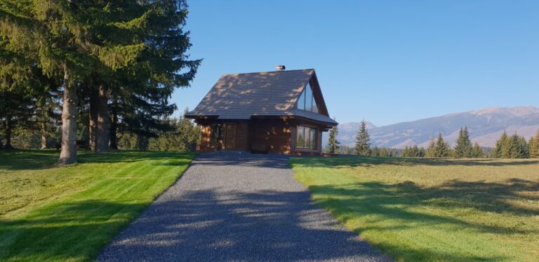 Novostavba chaty pod Kriváňom