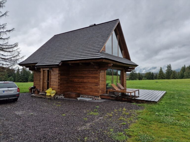 Novostavba chaty pod Kriváňom