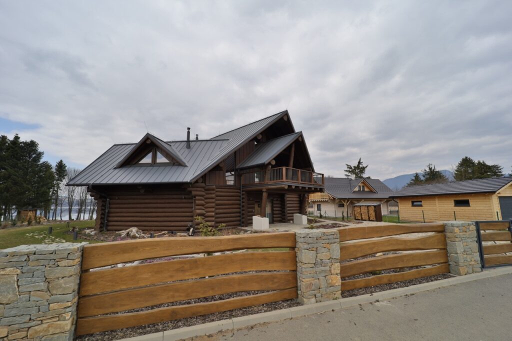 Mohutný zrub na Liptovskej Mare